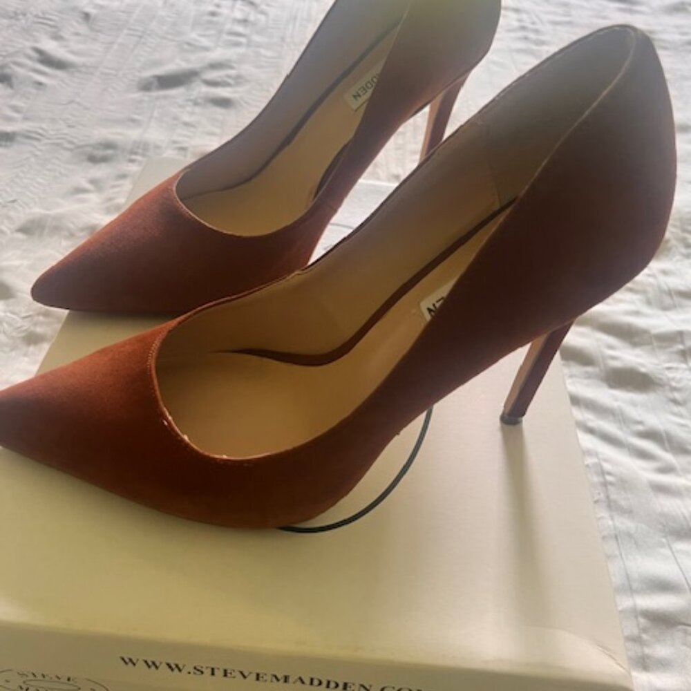 Suede Pump